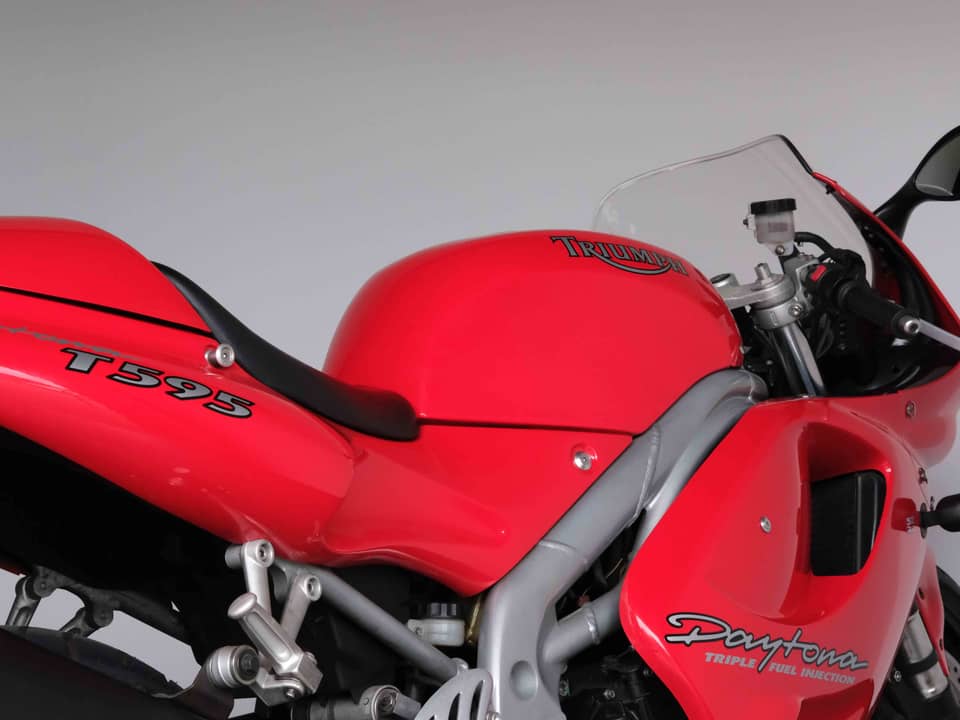 Image 8/66 of Triumph Daytona T595 (1998)