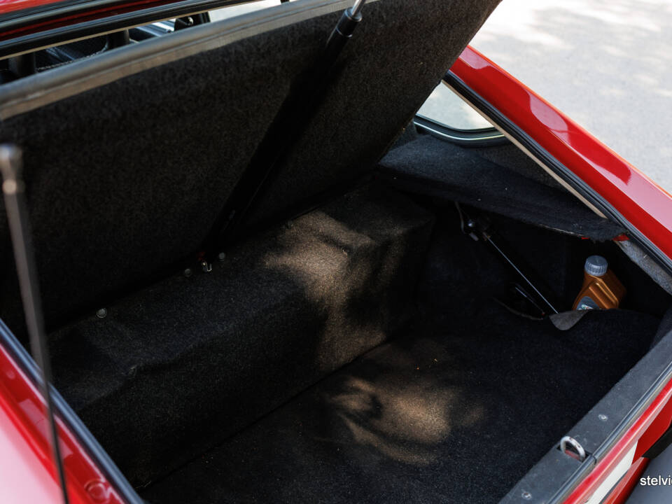 Imagen 33/36 de Alfa Romeo GTV 6 2.5 (1986)