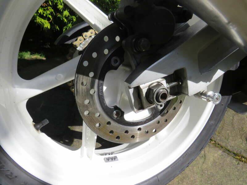 Bild 32/39 von Honda CBR 400 RR (1992)