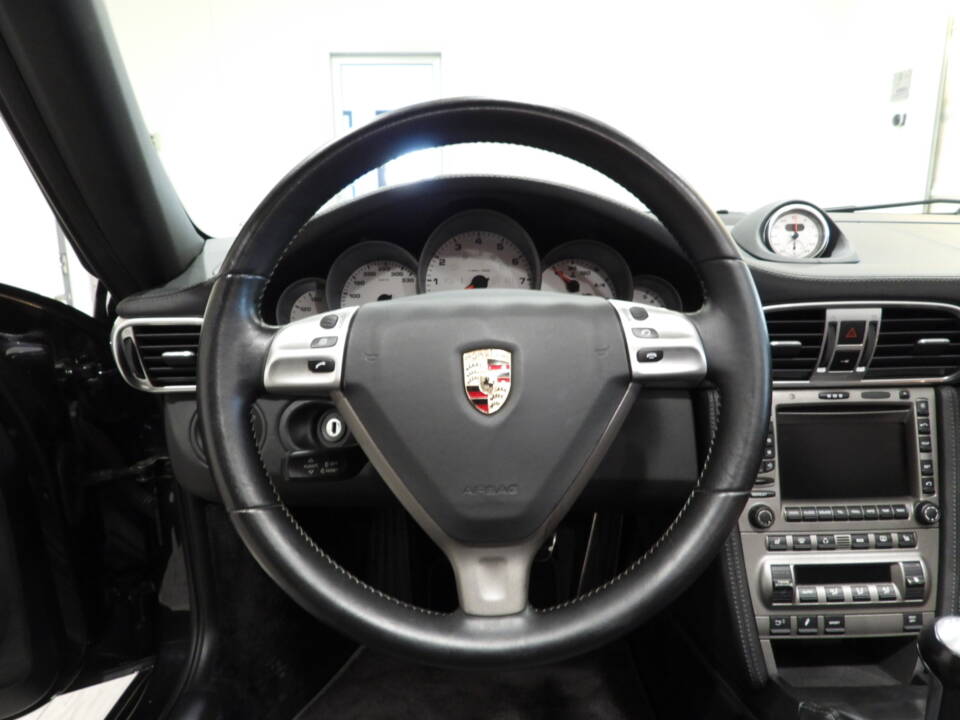 Image 6/17 of Porsche 911 Carrera 4S (2007)