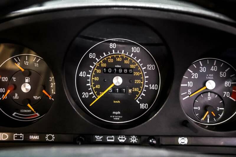 Image 15/35 of Mercedes-Benz 300 SL (1989)