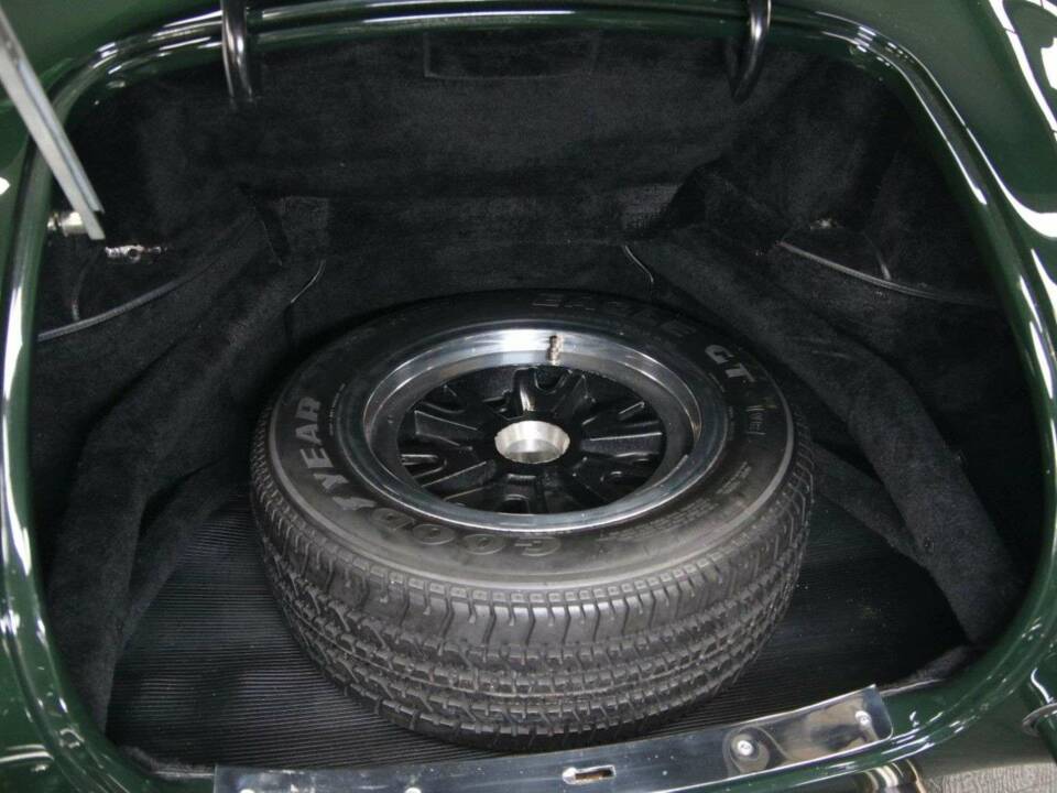 Image 23/30 of AC Cobra Mk IV (1989)