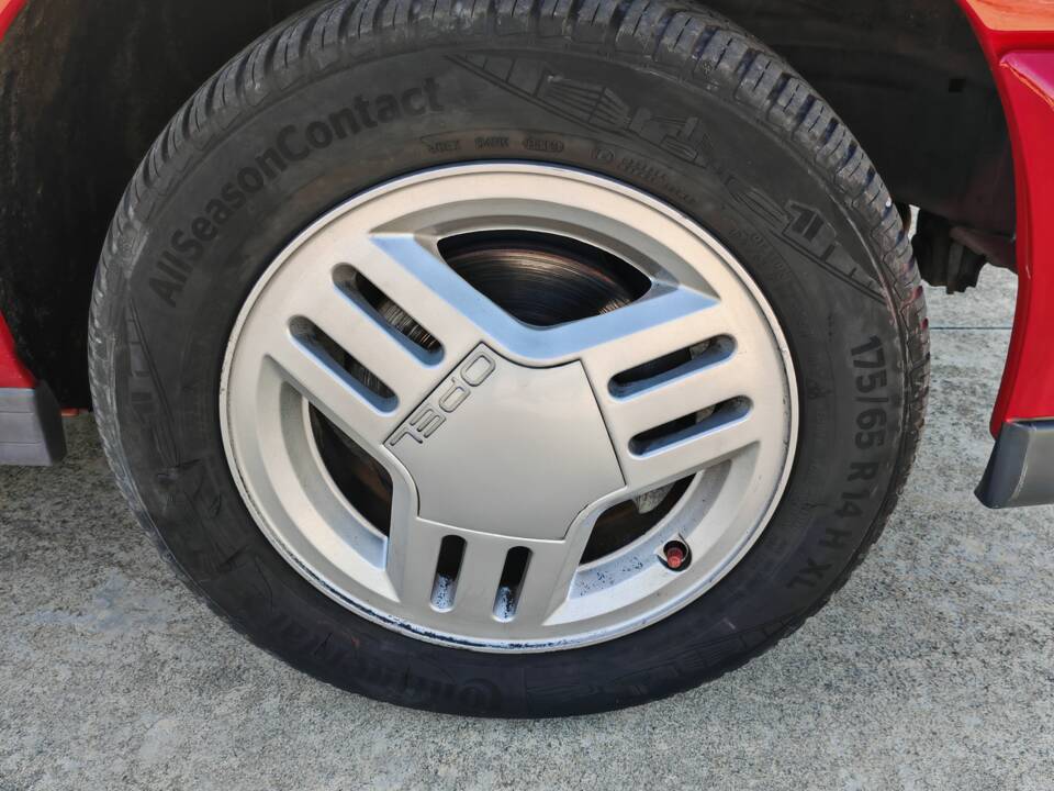 Bild 11/36 von Opel Corsa 1.6 GSi (1989)
