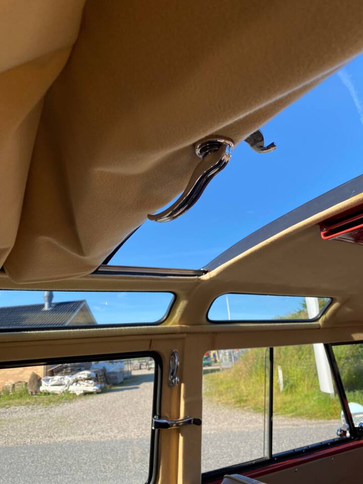 Immagine 46/61 di Volkswagen T1 Samba 1.2 (1958)