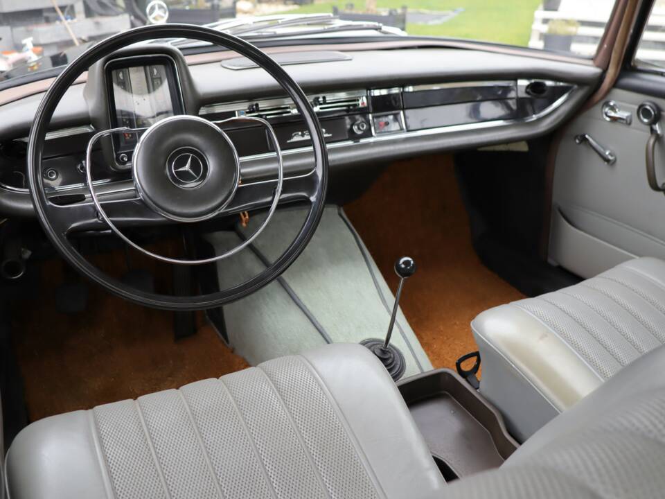 Afbeelding 5/50 van Mercedes-Benz 230 S (1967)