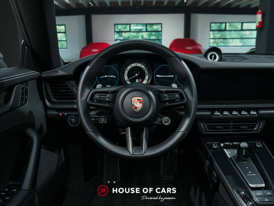 Image 16/25 of Porsche 911 Carrera 4 GTS (2023)