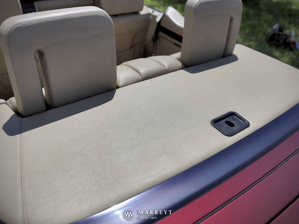 Bild 52/79 von Mercedes-Benz E 220 (1996)