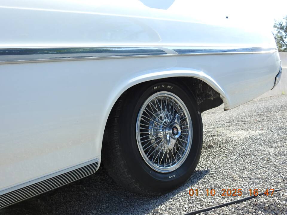 Image 11/47 of Buick Skylark Coupe (1964)