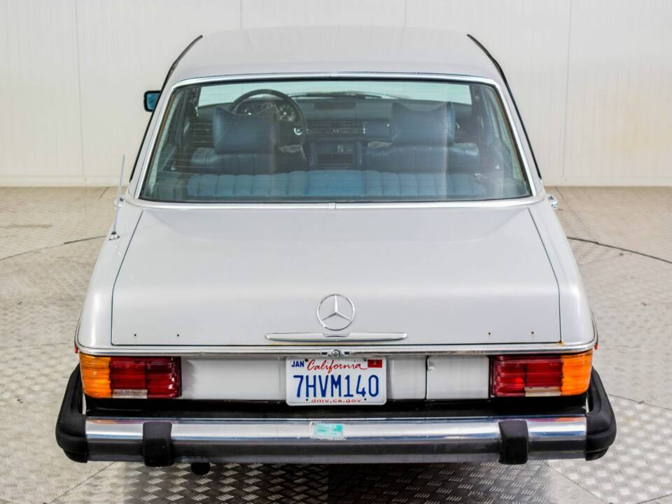 Image 25/50 of Mercedes-Benz 240 D (1976)