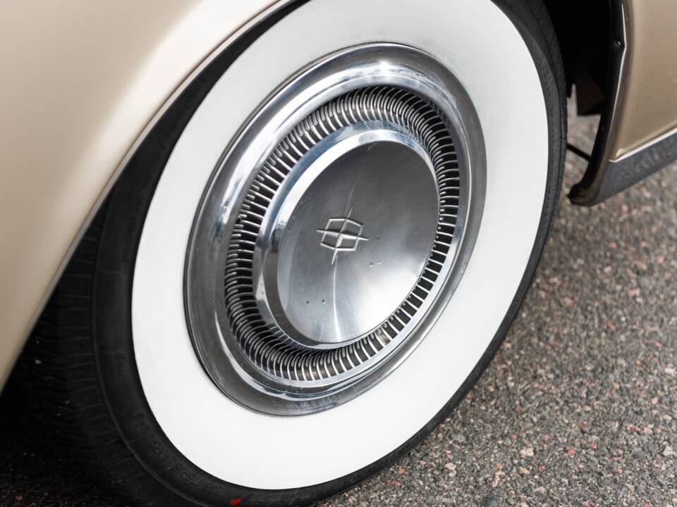 Bild 66/100 von Lincoln Continental Convertible (1965)