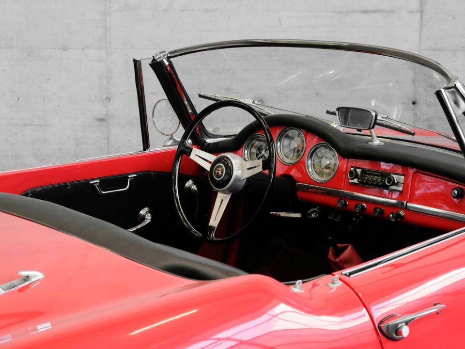Afbeelding 19/46 van Alfa Romeo Giulia 1600 Spider (1963)