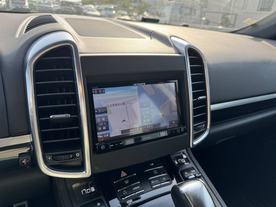 Bild 15/61 von Porsche Cayenne S (2010)
