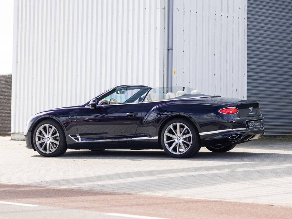Imagen 5/22 de Bentley Continental GTC V8 (2020)
