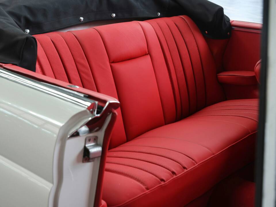 Image 36/50 of Mercedes-Benz 280 SE 3,5 (1969)