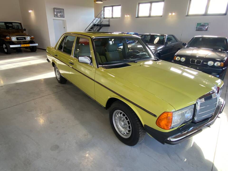 Bild 7/71 von Mercedes-Benz 250 (1979)
