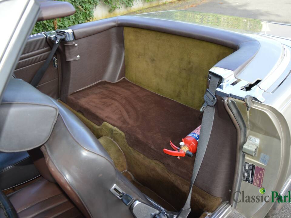 Image 13/47 de Mercedes-Benz 560 SL (1986)