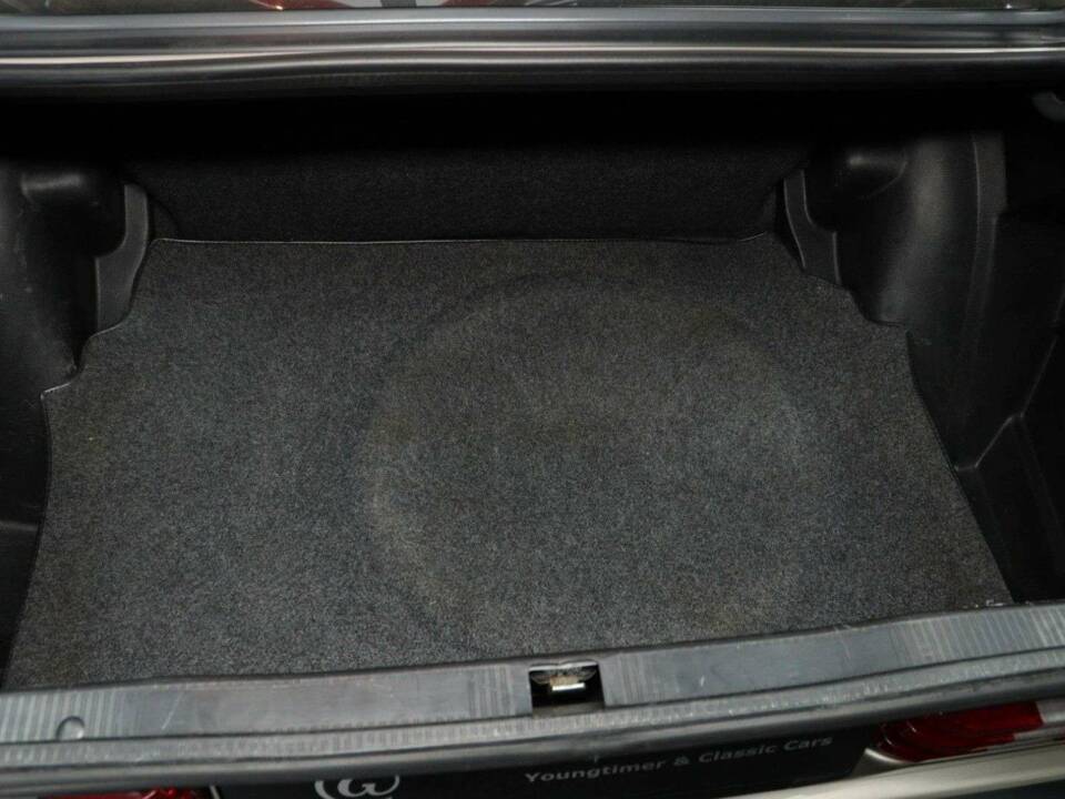 Image 22/30 of Mercedes-Benz 190 E 2.3-16 (1984)