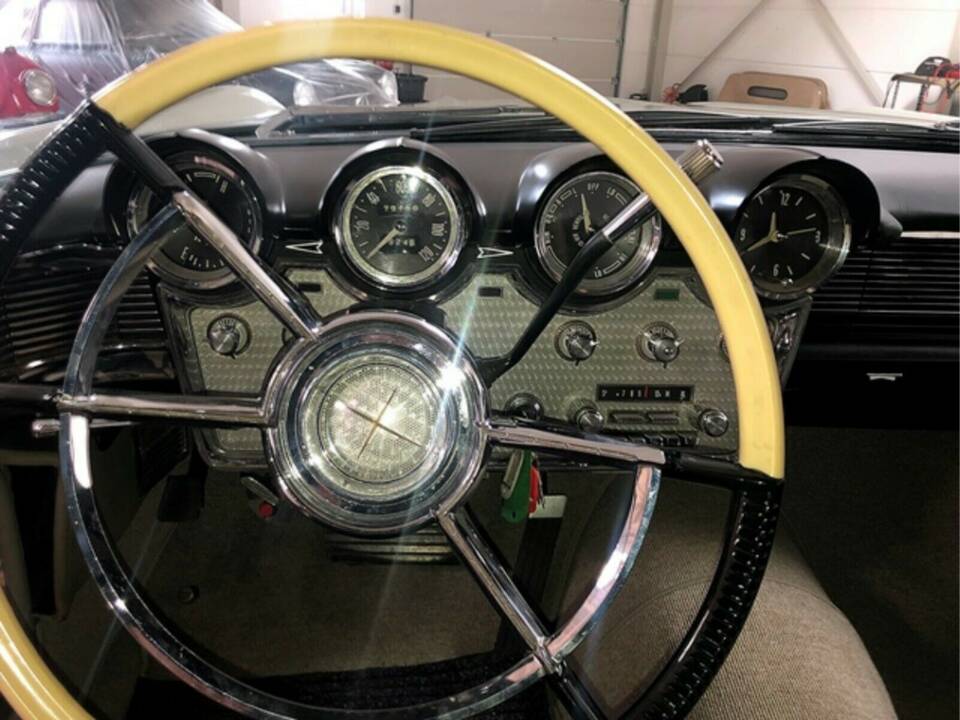 Bild 11/15 von Lincoln Continental Mk V Convertible (1960)