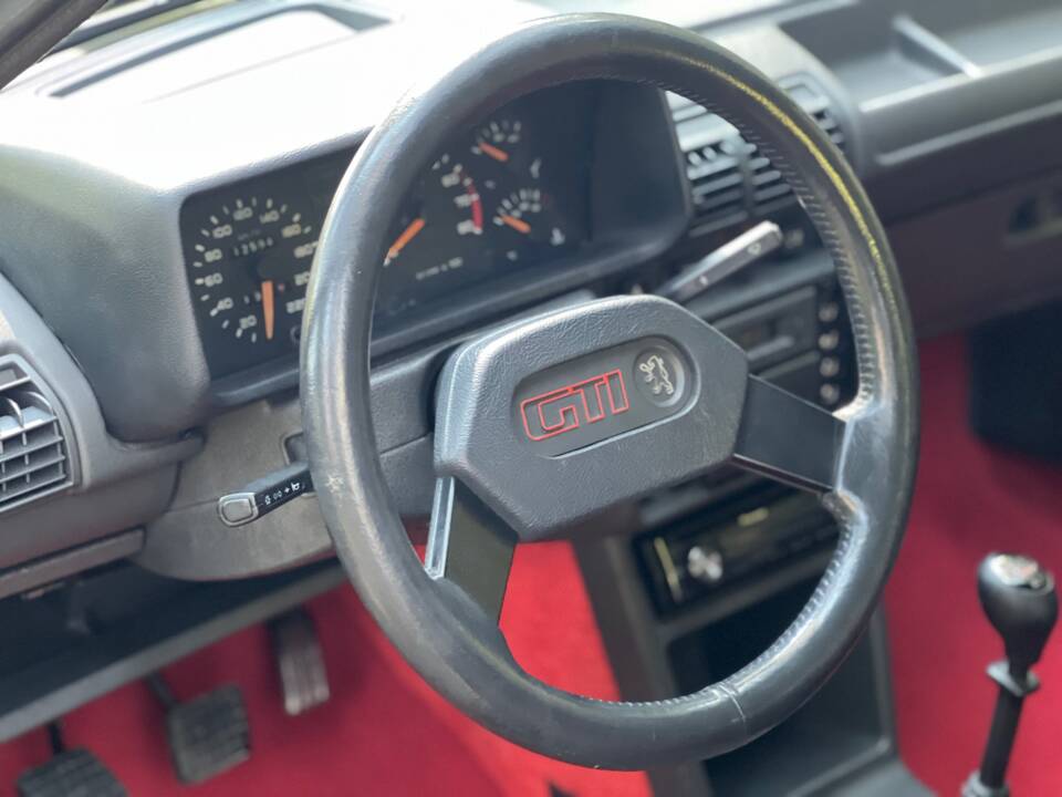 Bild 34/39 von Peugeot 205 GTi 1.6 (1986)