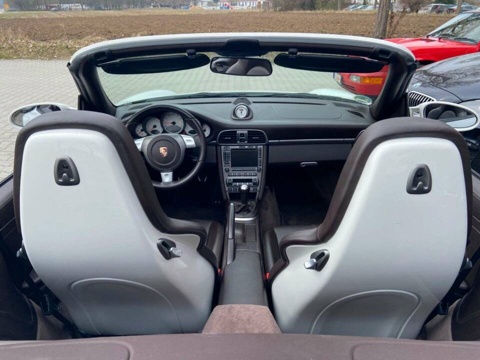 Bild 11/20 von Porsche 911 Carrera S (2006)