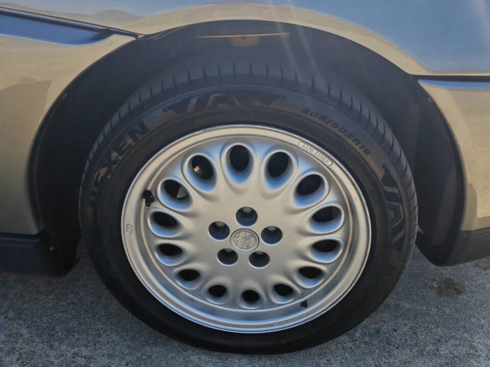 Bild 19/39 von Alfa Romeo GTV 2.0 Twin Spark (1996)