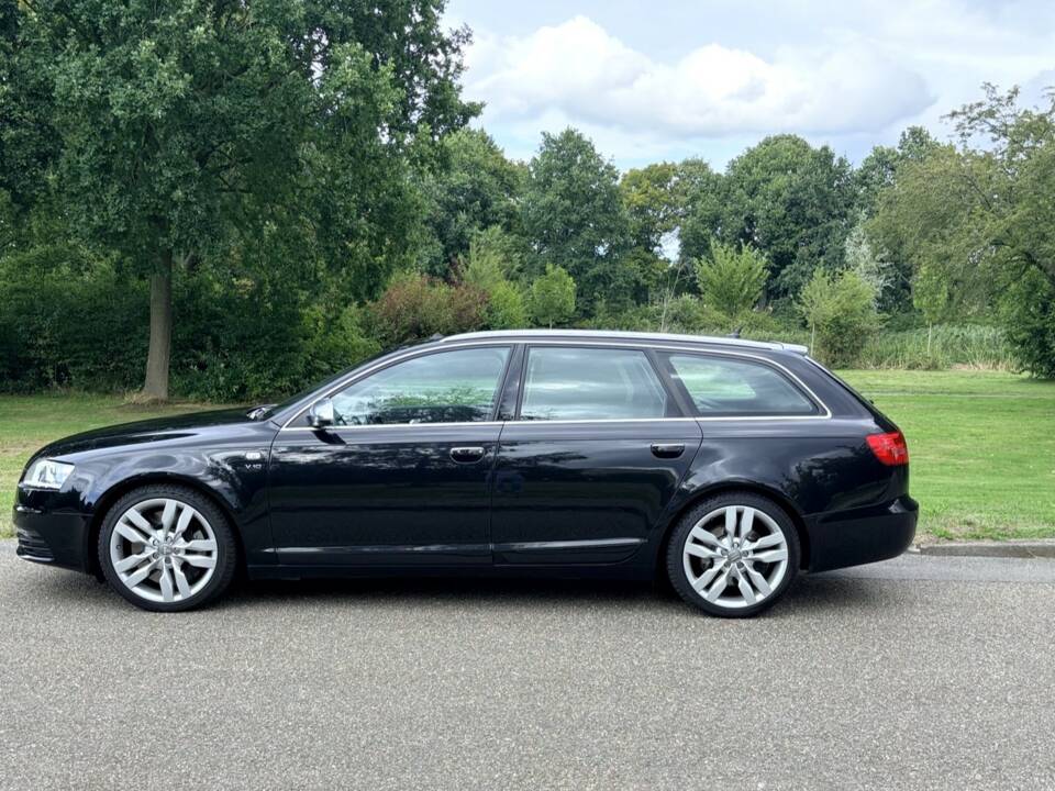 Imagen 16/42 de Audi S6 Avant 5.2 V10 quattro (2006)