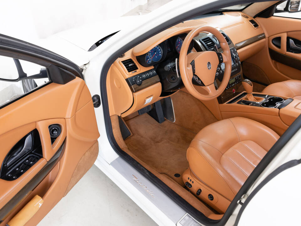 Image 6/39 de Maserati Quattroporte S 4.7 (2009)