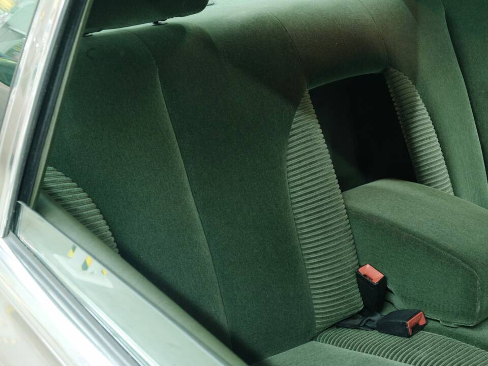 Bild 23/50 von Mercedes-Benz 300 SEL (1986)