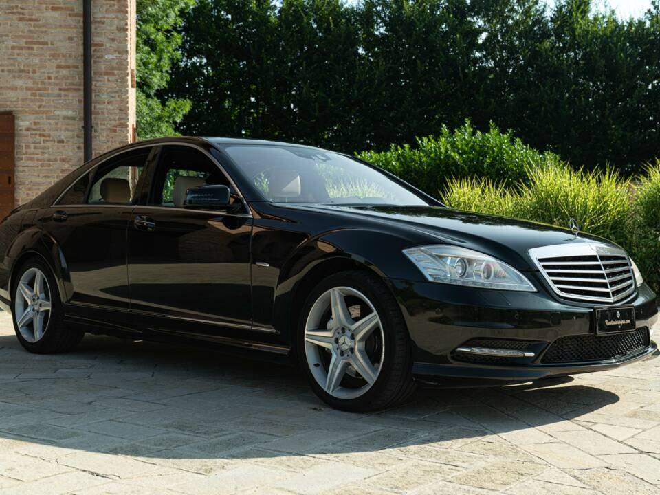 Immagine 2/50 di Mercedes-Benz S 350 CDI BlueEFFICIENCY L (2011)