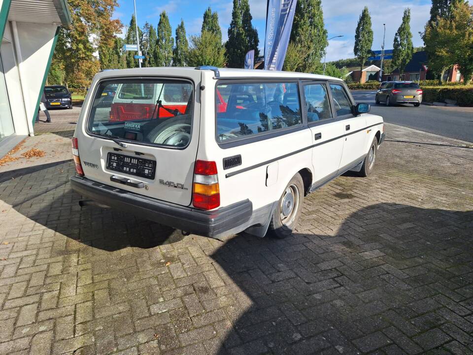 Image 2/11 of Volvo 240 GL (1986)