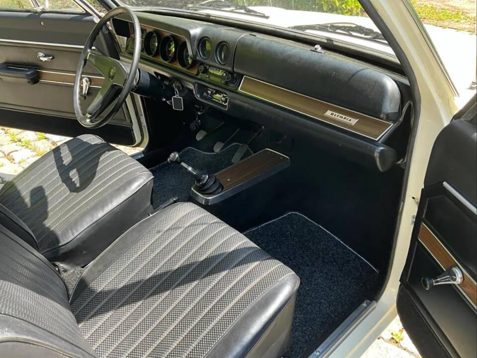Bild 15/21 von Opel Olympia 1100 SR (1970)
