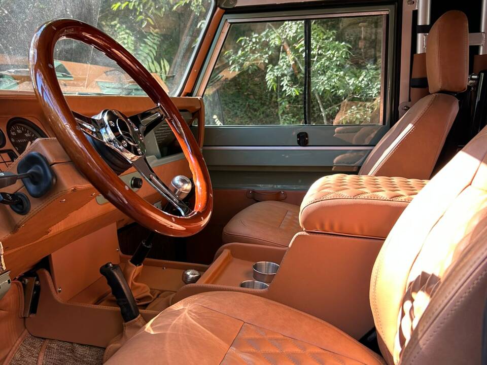 Image 53/72 of Land Rover 90 (1987)