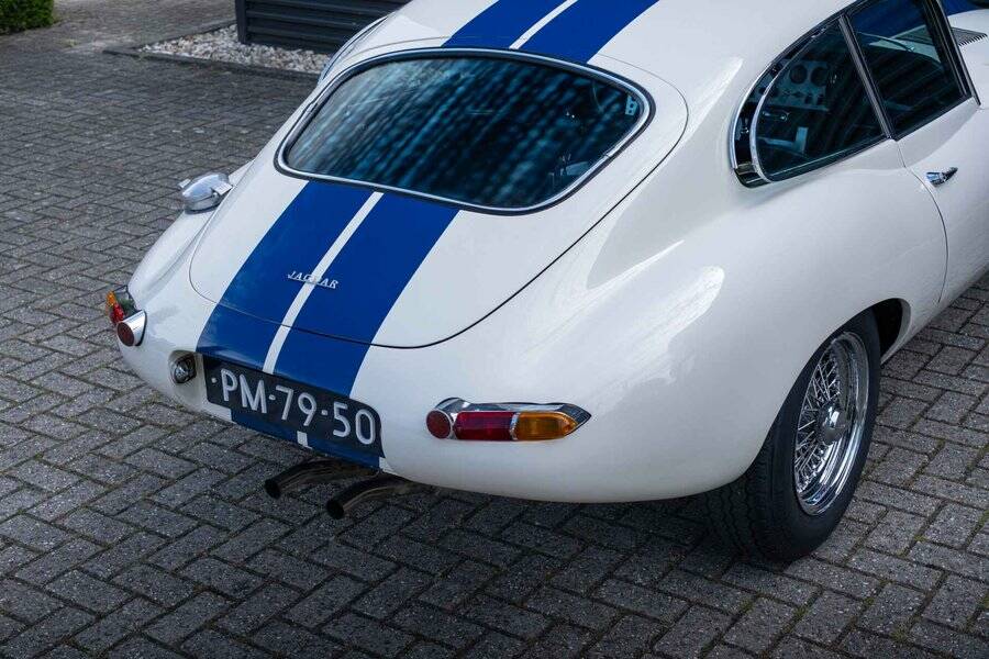 Image 13/23 de Jaguar Type E 3.8 (1963)