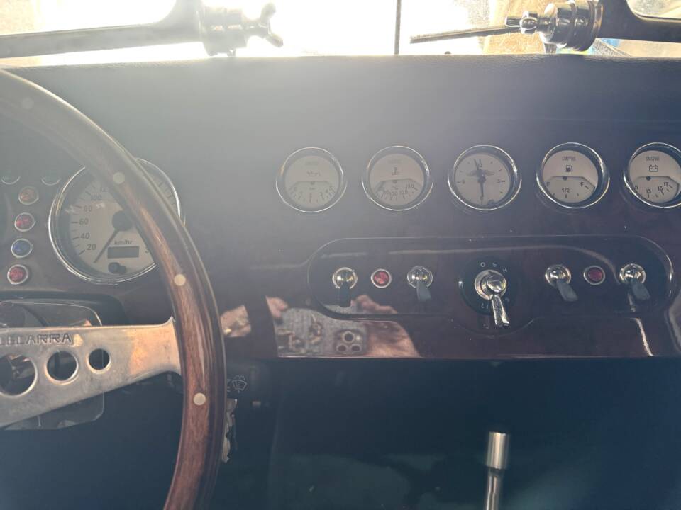 Image 9/14 of Morgan Plus 8 (2003)