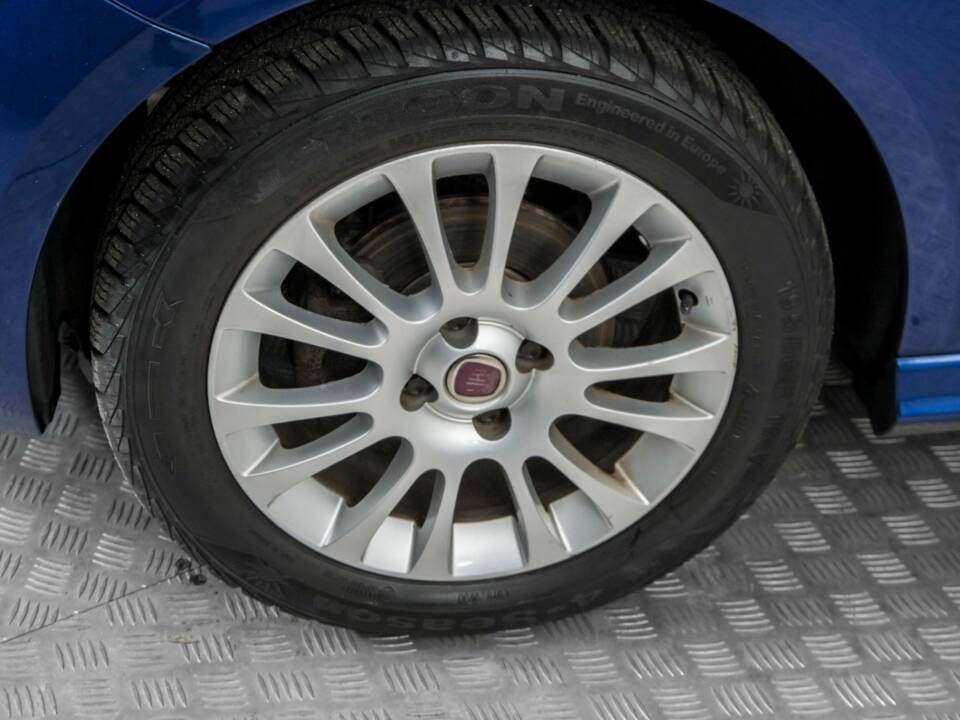 Bild 23/50 von FIAT Grande Punto 1.4 (2009)