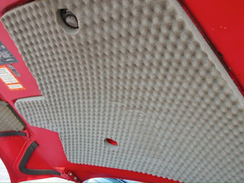 Image 18/32 of Alfa Romeo SZ (1990)