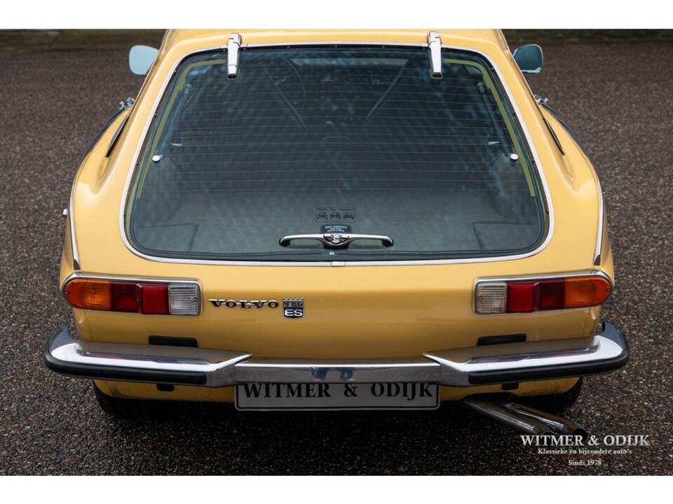 Image 9/50 of Volvo 1800 ES (1972)