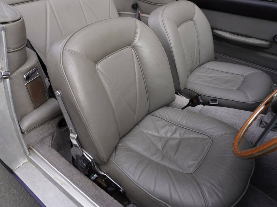 Bild 10/17 von Aston Martin DB 6 Volante (1967)