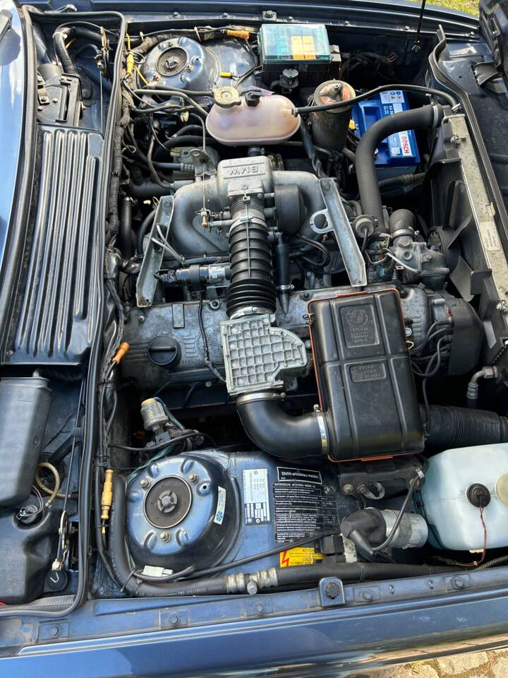 Bild 16/24 von BMW 635 CSi (1987)