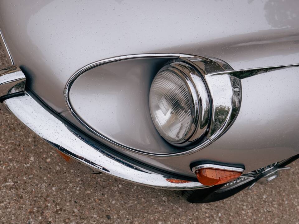 Bild 41/81 von Jaguar E-Type V12 (2+2) (1971)