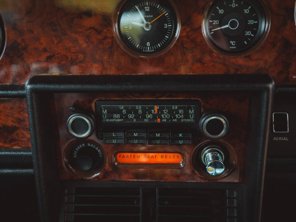 Image 24/42 of Rolls-Royce Silver Shadow II (1977)