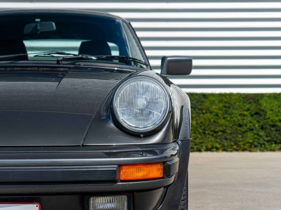 Imagen 11/33 de Porsche 911 Turbo 3.3 (1989)