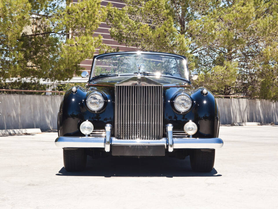 Image 15/18 of Rolls-Royce Silver Cloud II (1961)