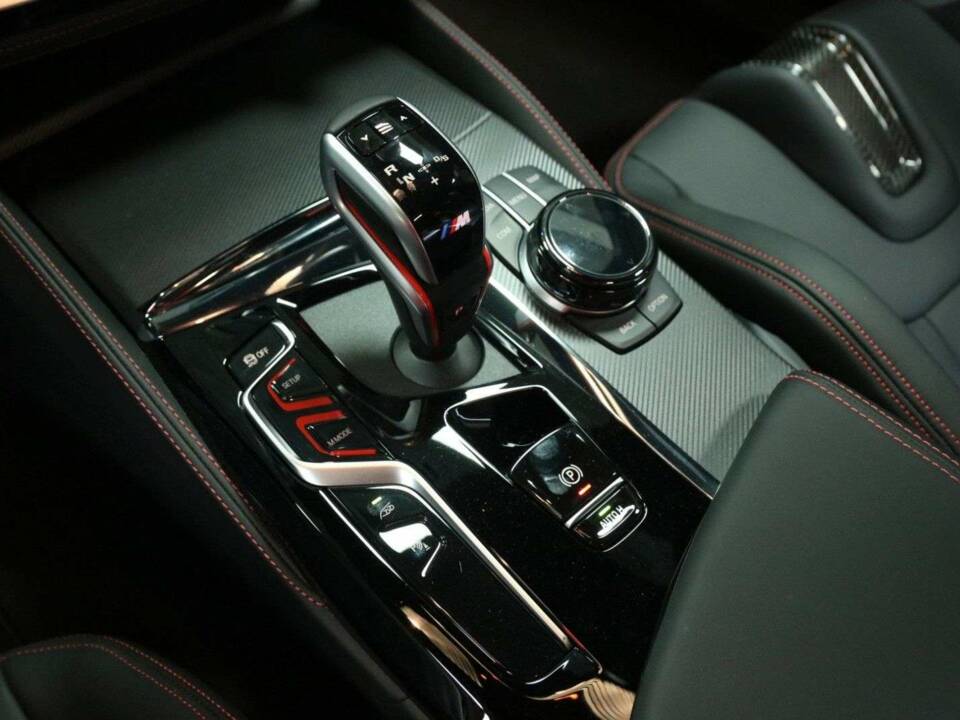 Image 26/50 of BMW M5 xDrive (2022)