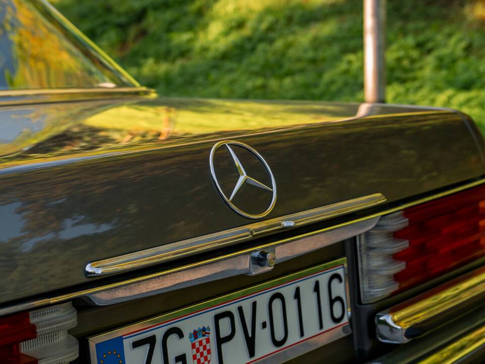 Bild 17/105 von Mercedes-Benz 280 S (1972)