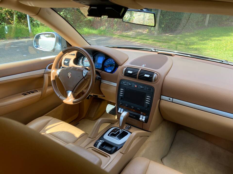 Bild 3/13 von Porsche Cayenne 3.2 V6 (2004)