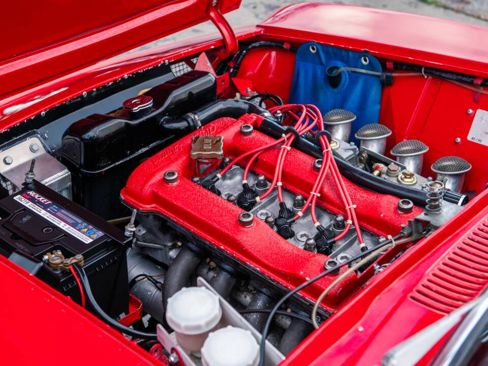 Image 26/31 of Alfa Romeo Giulia Sprint GTA (1966)