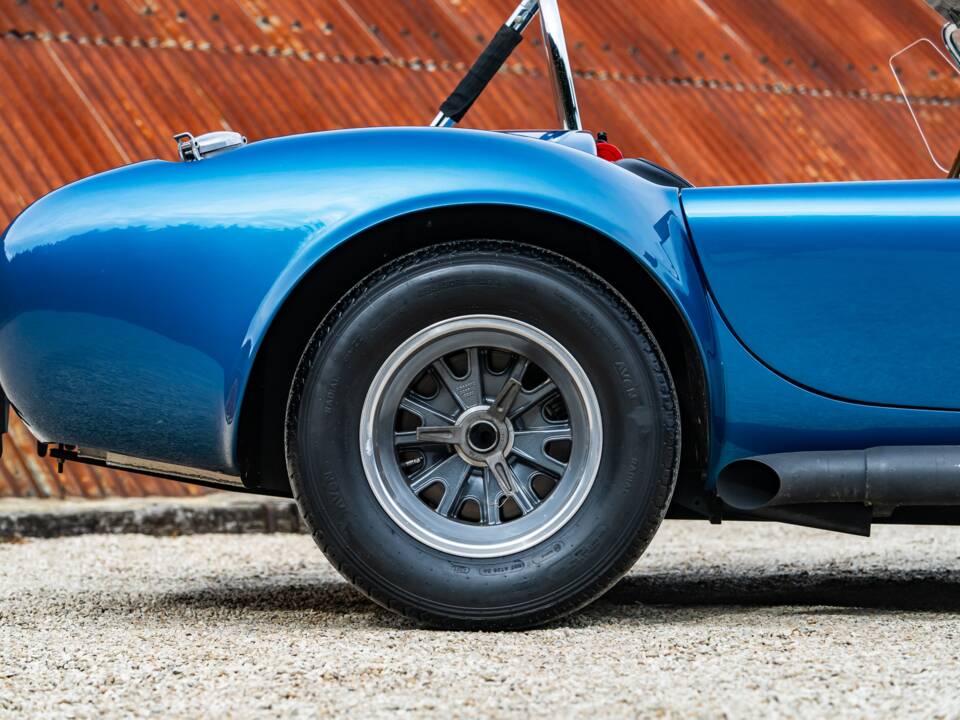 Image 33/33 of AC Cobra 427 (1965)