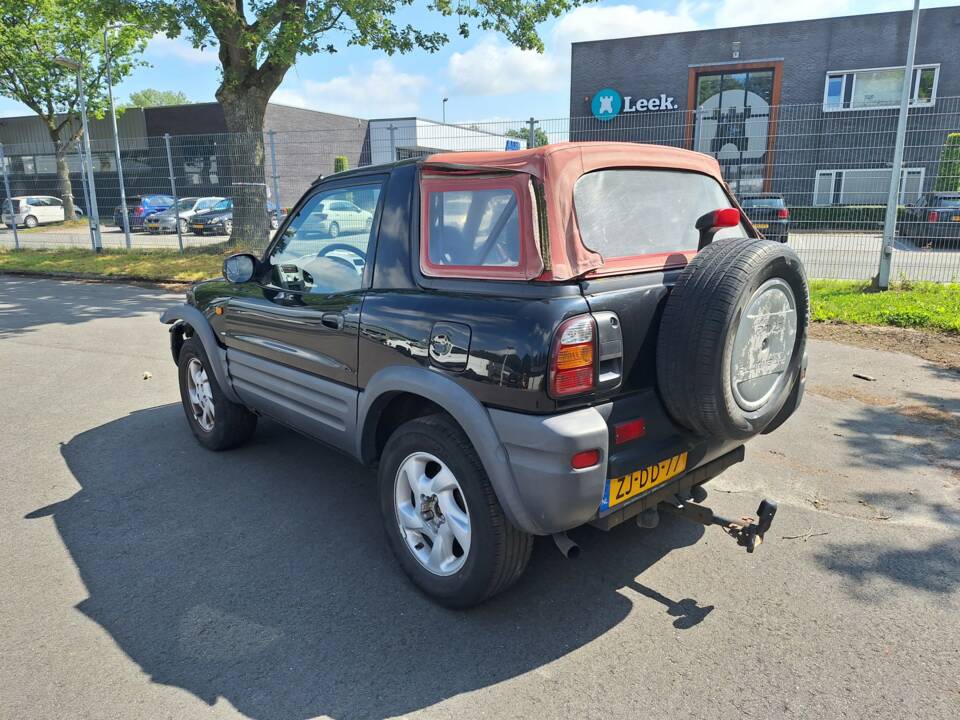 Image 6/13 of Toyota RAV4 (1999)