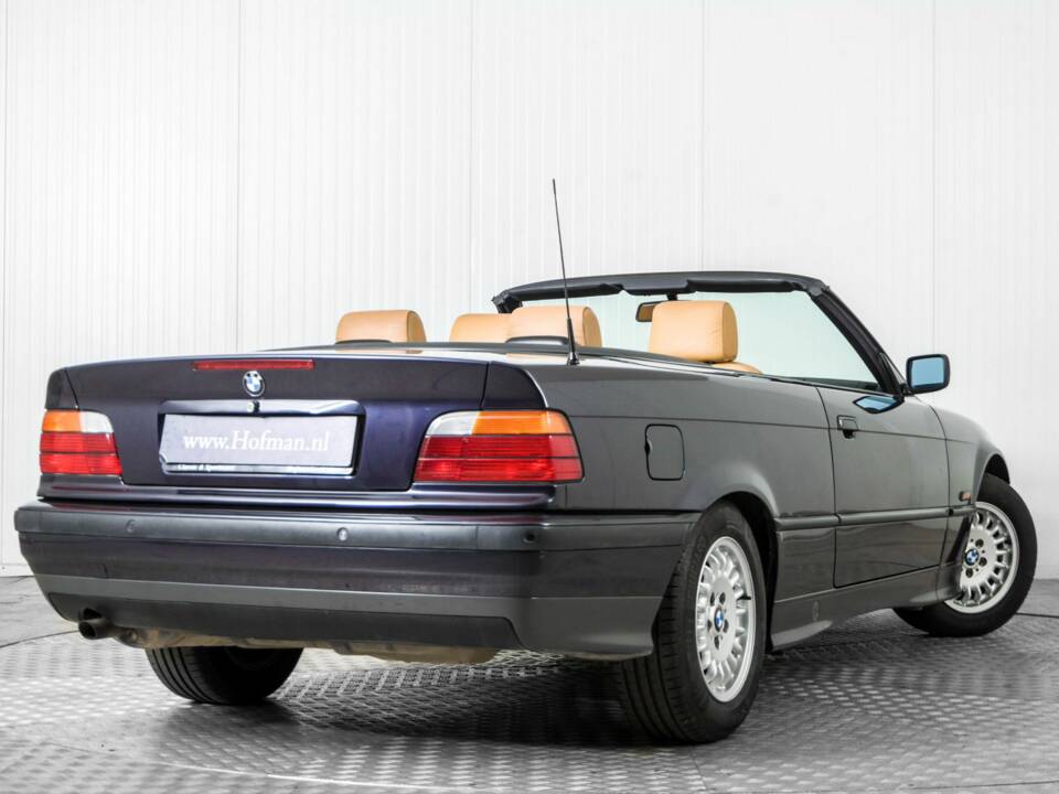 Bild 42/50 von BMW 318i (1996)